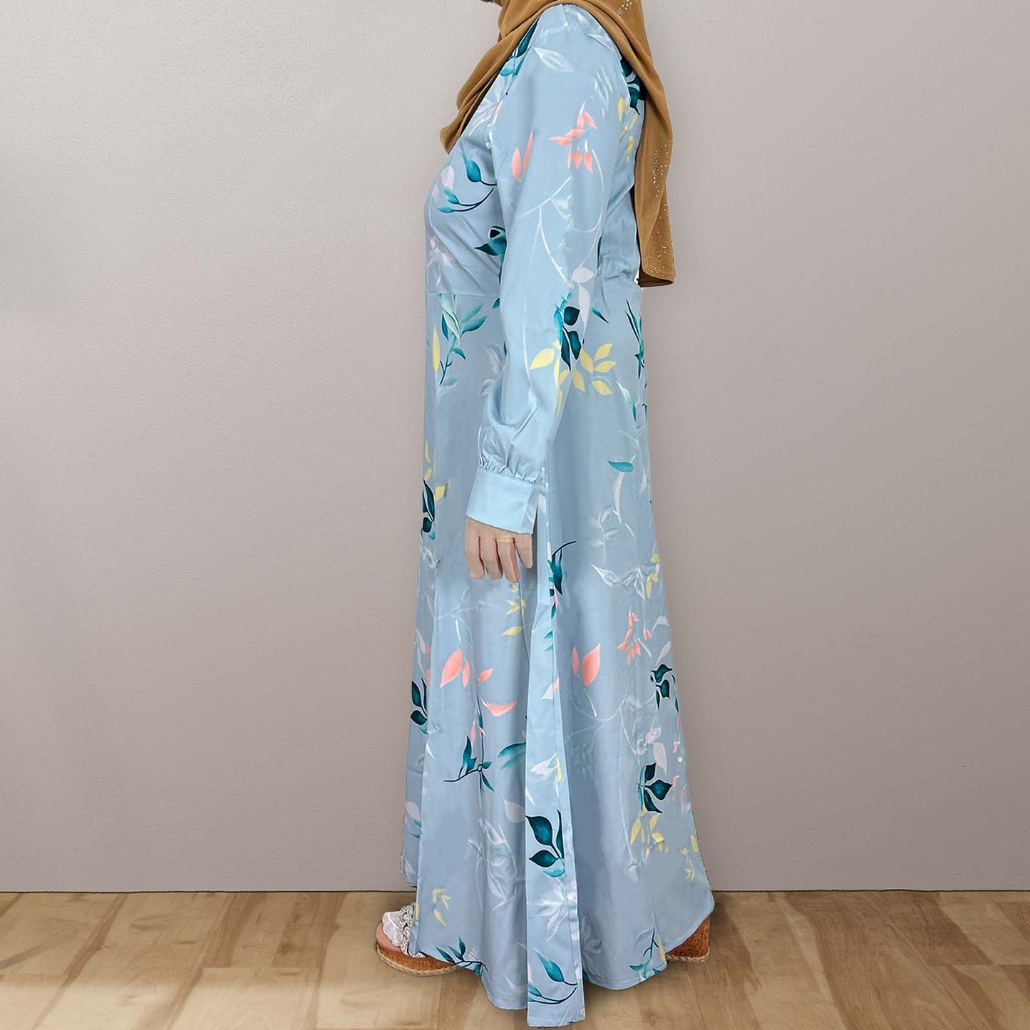 o-neck design with zipper closure on the back