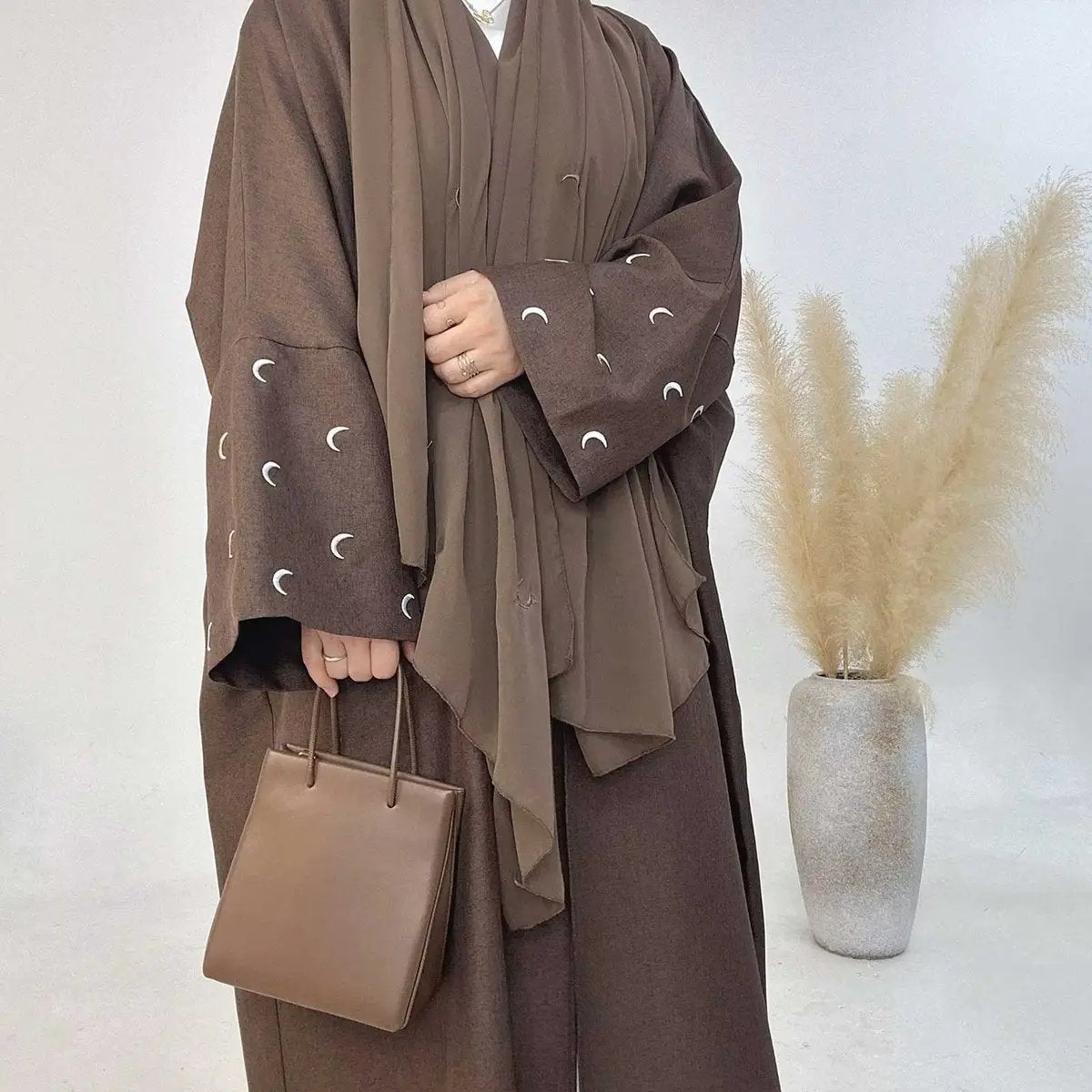 brown-open-abaya-dress-for-various-occasions