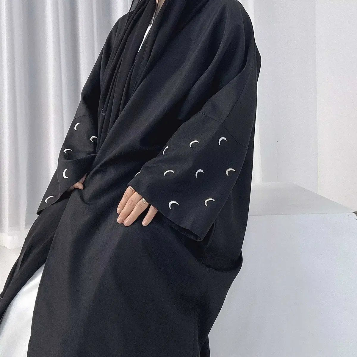 black-open-abaya-dress-for-various-occasions